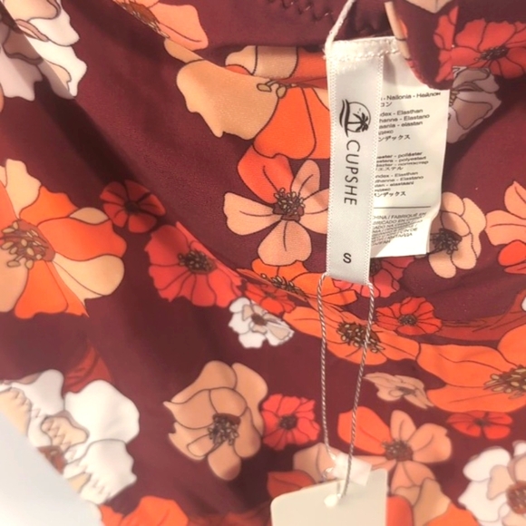 Cupshe Olivia Floral One-piece Swimsuit Size Small NWTG - Picture 8 of 15